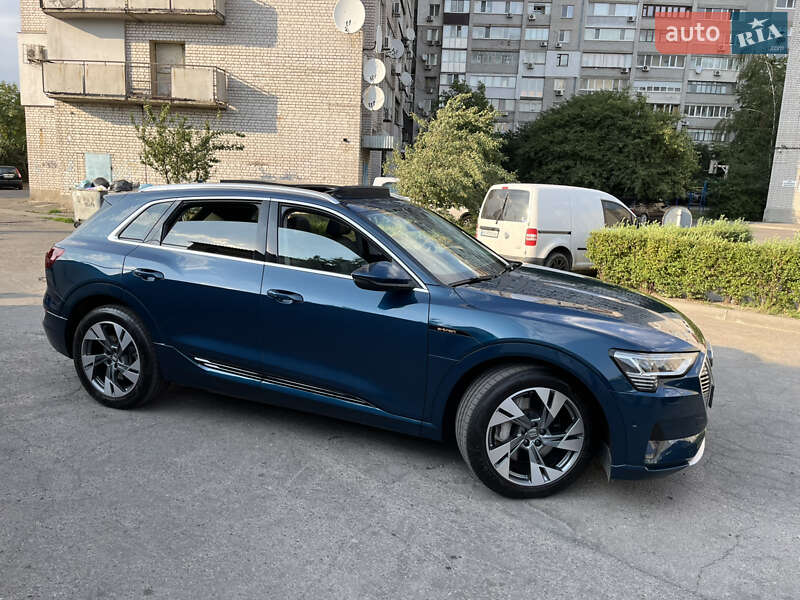 Внедорожник / Кроссовер Audi e-tron 2020 в Днепре