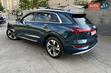 Внедорожник / Кроссовер Audi e-tron 2020 в 