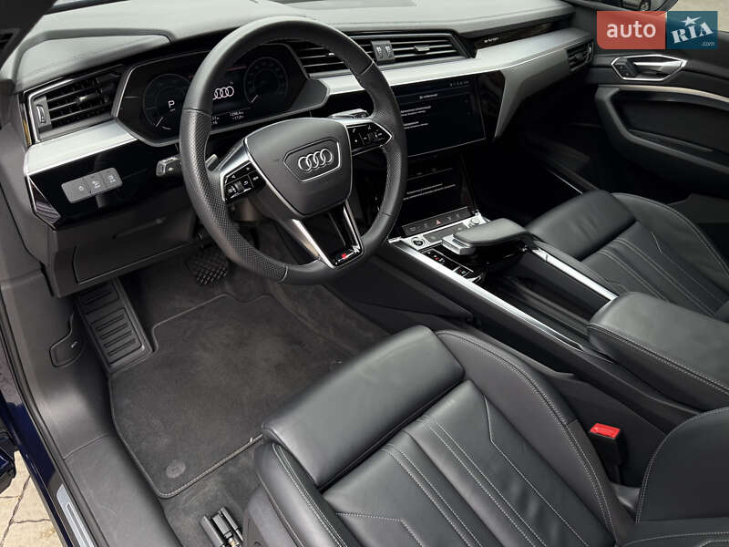 Позашляховик / Кросовер Audi e-tron 2022 в Мукачевому