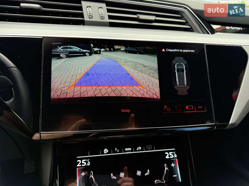 Позашляховик / Кросовер Audi e-tron 2022 в Мукачевому