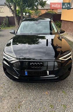 Позашляховик / Кросовер Audi e-tron 2020 в 