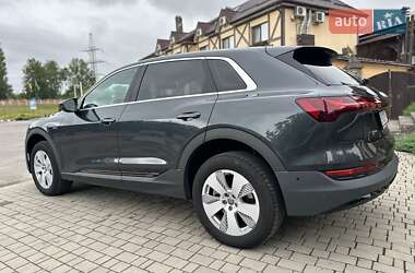 Внедорожник / Кроссовер Audi e-tron 2020 в 