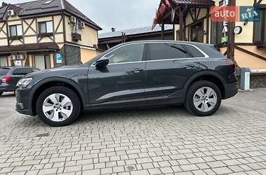 Внедорожник / Кроссовер Audi e-tron 2020 в 