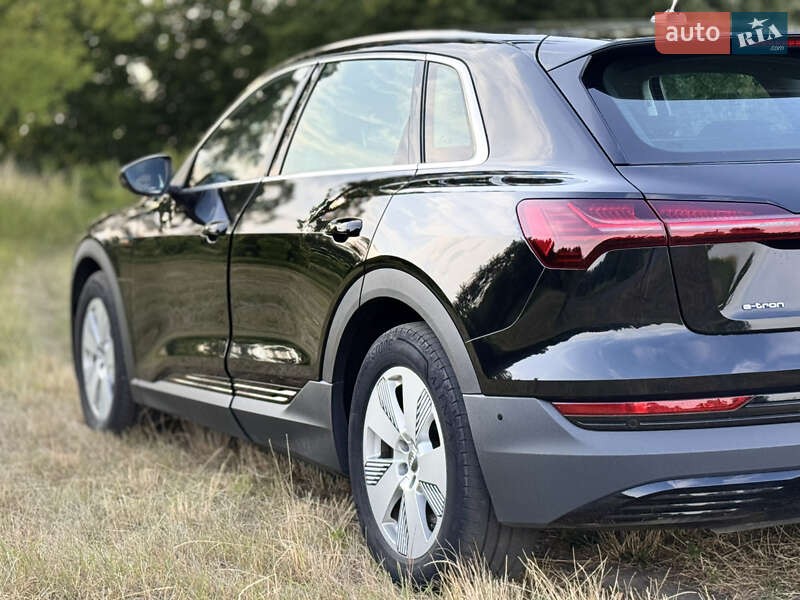 Позашляховик / Кросовер Audi e-tron 2019 в Козятині