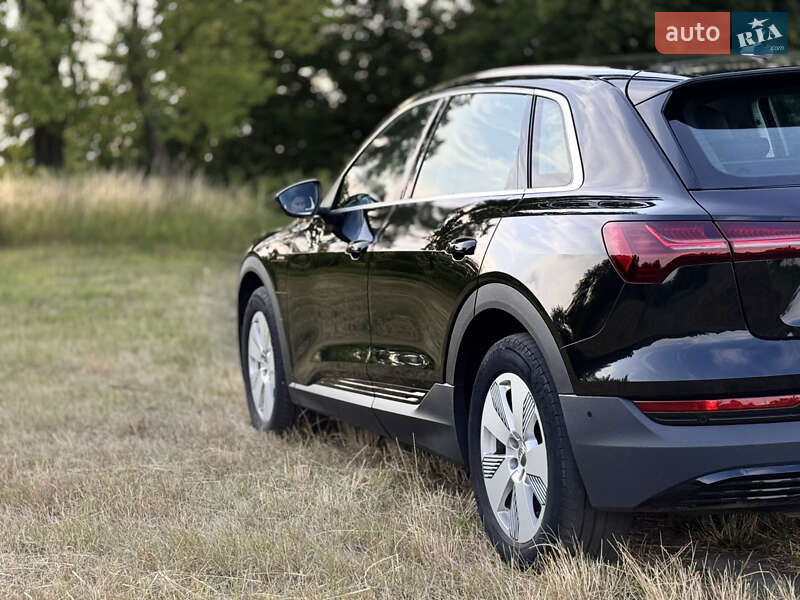 Позашляховик / Кросовер Audi e-tron 2019 в Козятині