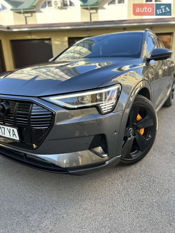 Позашляховик / Кросовер Audi e-tron 2019 в Тернополі