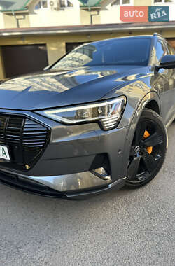 Внедорожник / Кроссовер Audi e-tron 2019 в 