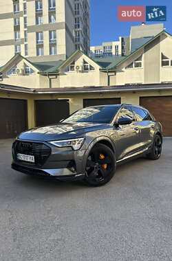 Внедорожник / Кроссовер Audi e-tron 2019 в 