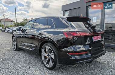 Внедорожник / Кроссовер Audi e-tron 2022 в 