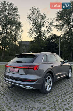 Внедорожник / Кроссовер Audi e-tron 2019 в 