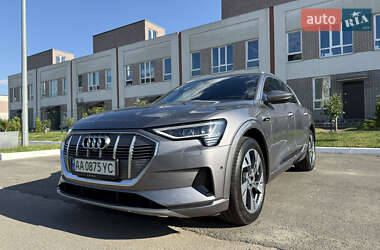 Внедорожник / Кроссовер Audi e-tron 2020 в 