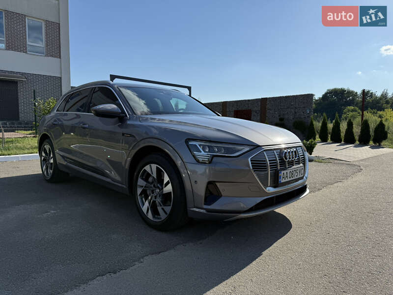 Позашляховик / Кросовер Audi e-tron 2020 в Києві