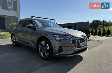Внедорожник / Кроссовер Audi e-tron 2020 в 