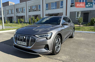 Внедорожник / Кроссовер Audi e-tron 2020 в 