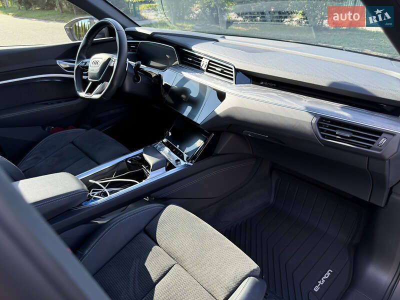 Позашляховик / Кросовер Audi e-tron 2020 в Києві