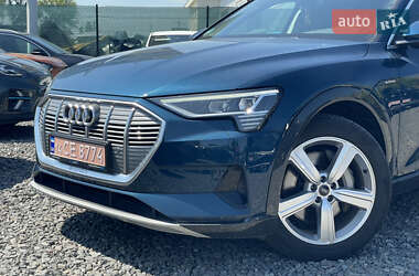 Внедорожник / Кроссовер Audi e-tron 2021 в 