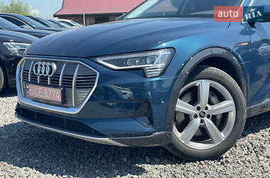 Внедорожник / Кроссовер Audi e-tron 2021 в 
