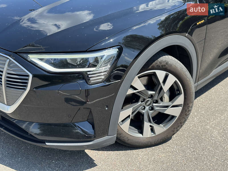 Внедорожник / Кроссовер Audi e-tron 2021 в Киеве