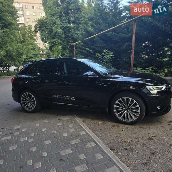 Audi e-tron 2022