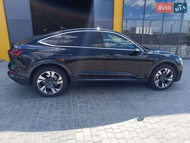 Позашляховик / Кросовер Audi e-tron 2022 в Харкові