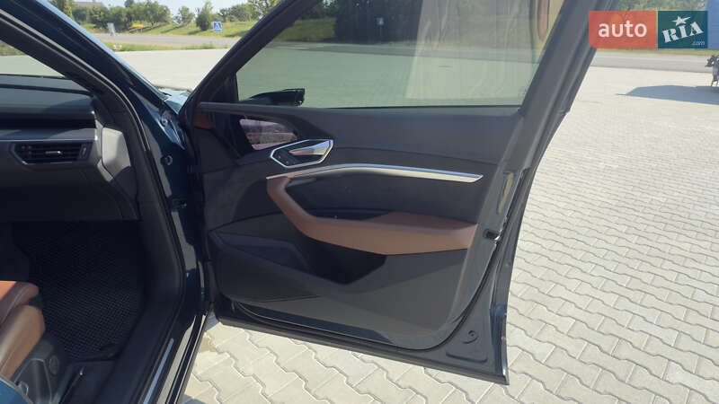 Позашляховик / Кросовер Audi e-tron 2019 в Чернівцях