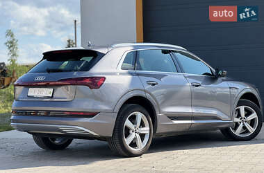 Внедорожник / Кроссовер Audi e-tron 2021 в 