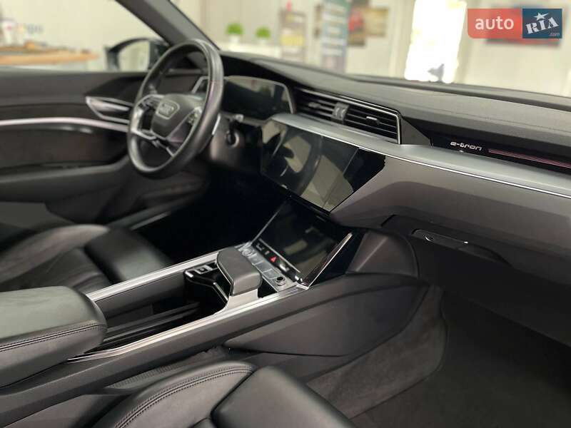 Внедорожник / Кроссовер Audi e-tron 2019 в Киеве