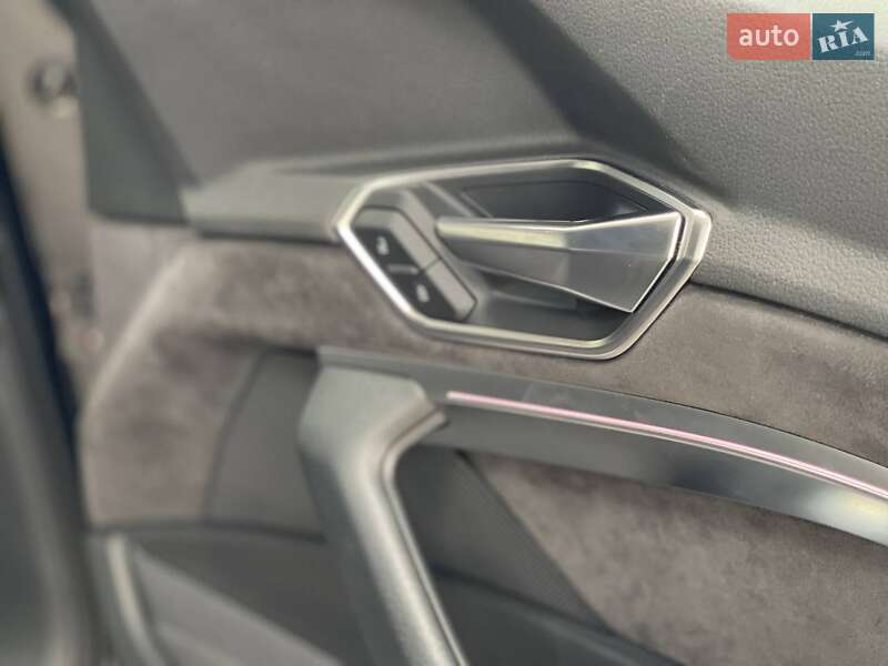 Внедорожник / Кроссовер Audi e-tron 2019 в Киеве