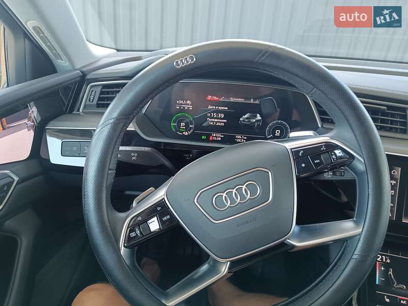 Позашляховик / Кросовер Audi e-tron 2022 в Харкові