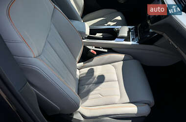 Внедорожник / Кроссовер Audi e-tron 2022 в 