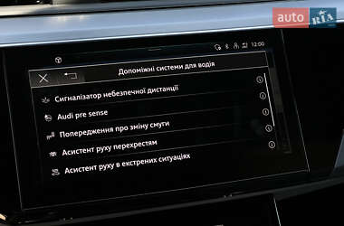 Внедорожник / Кроссовер Audi e-tron 2022 в 