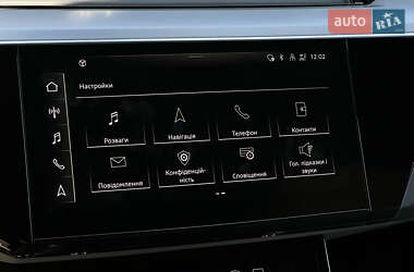 Внедорожник / Кроссовер Audi e-tron 2022 в 