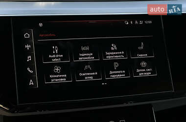Внедорожник / Кроссовер Audi e-tron 2022 в 