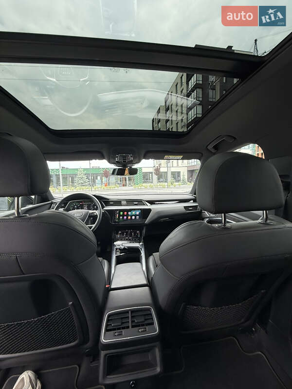 Позашляховик / Кросовер Audi e-tron 2020 в Городку