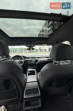 Позашляховик / Кросовер Audi e-tron 2020 в 