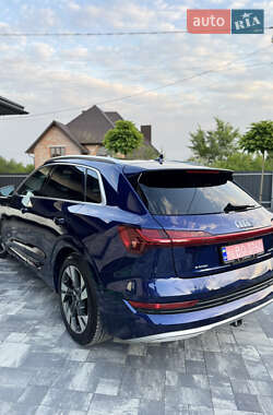 Позашляховик / Кросовер Audi e-tron 2020 в 