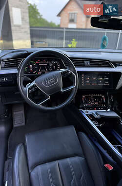 Позашляховик / Кросовер Audi e-tron 2020 в 