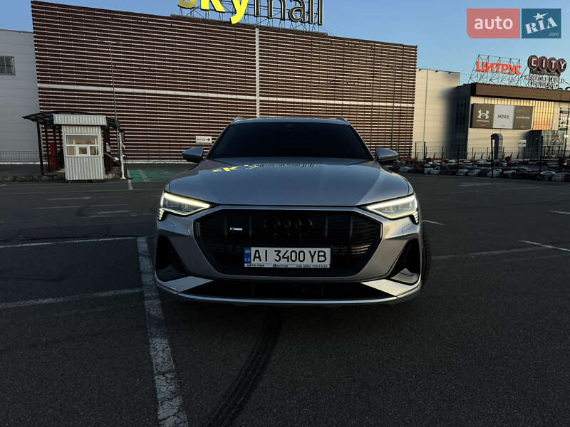Позашляховик / Кросовер Audi e-tron 2019 в Києві