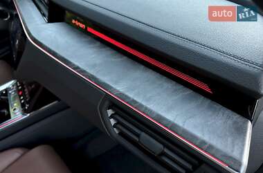 Позашляховик / Кросовер Audi e-tron 2022 в 