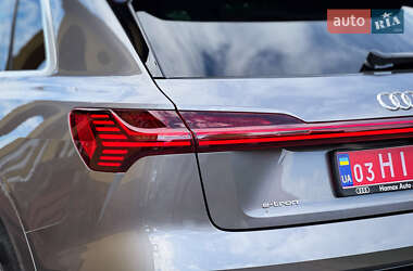 Позашляховик / Кросовер Audi e-tron 2020 в 