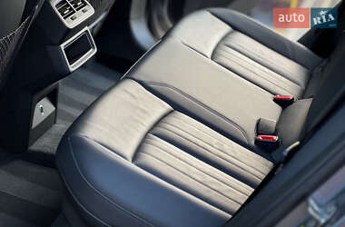 Позашляховик / Кросовер Audi e-tron 2020 в 