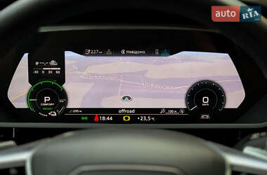 Позашляховик / Кросовер Audi e-tron 2020 в 