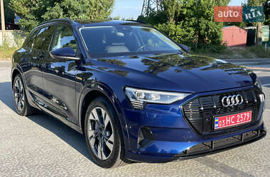 Внедорожник / Кроссовер Audi e-tron 2021 в 