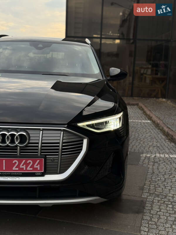Позашляховик / Кросовер Audi e-tron 2022 в Мукачевому
