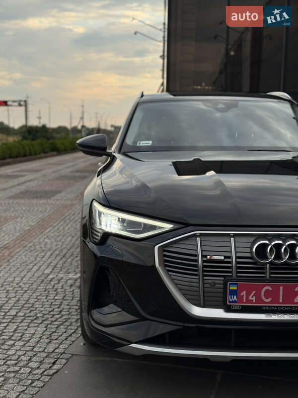 Позашляховик / Кросовер Audi e-tron 2022 в Мукачевому