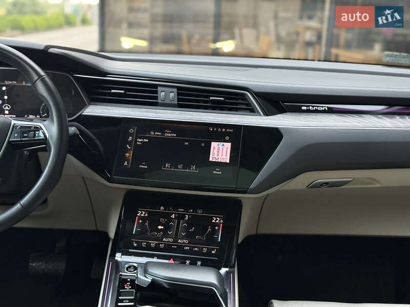 Позашляховик / Кросовер Audi e-tron 2022 в Мукачевому