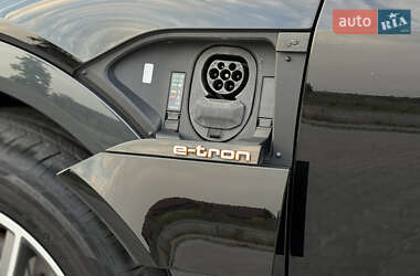 Внедорожник / Кроссовер Audi e-tron 2020 в 