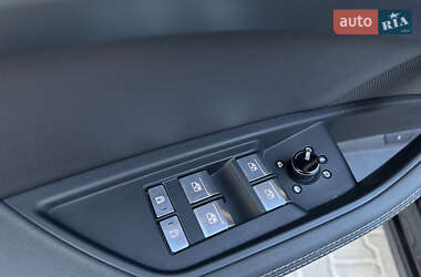 Внедорожник / Кроссовер Audi e-tron 2020 в 