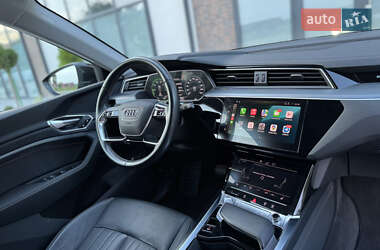 Внедорожник / Кроссовер Audi e-tron 2020 в 