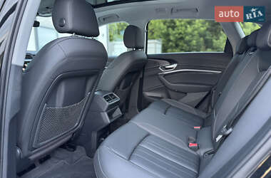 Внедорожник / Кроссовер Audi e-tron 2020 в 